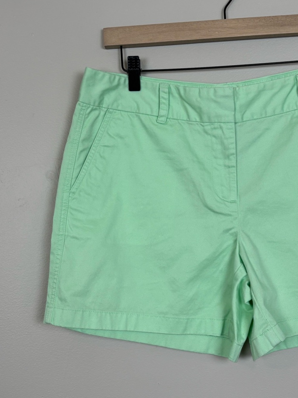 Vineyard Vines Shorts Womens 12 Green Flat Front 5" Inseam - Picture 2 of 9